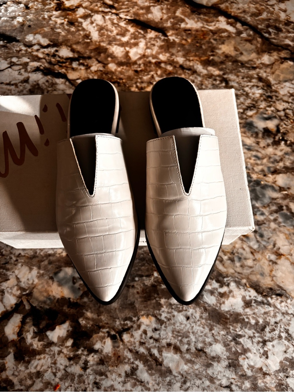 Women’s White Croc-Embossed Pointed Slip-On Flats